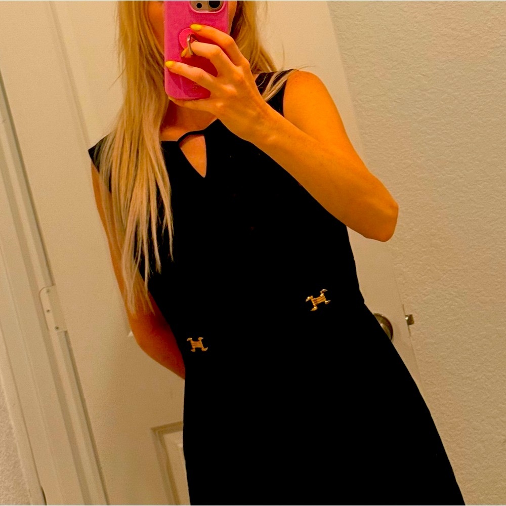 Tahari Elegant Black Sleeveless Dress